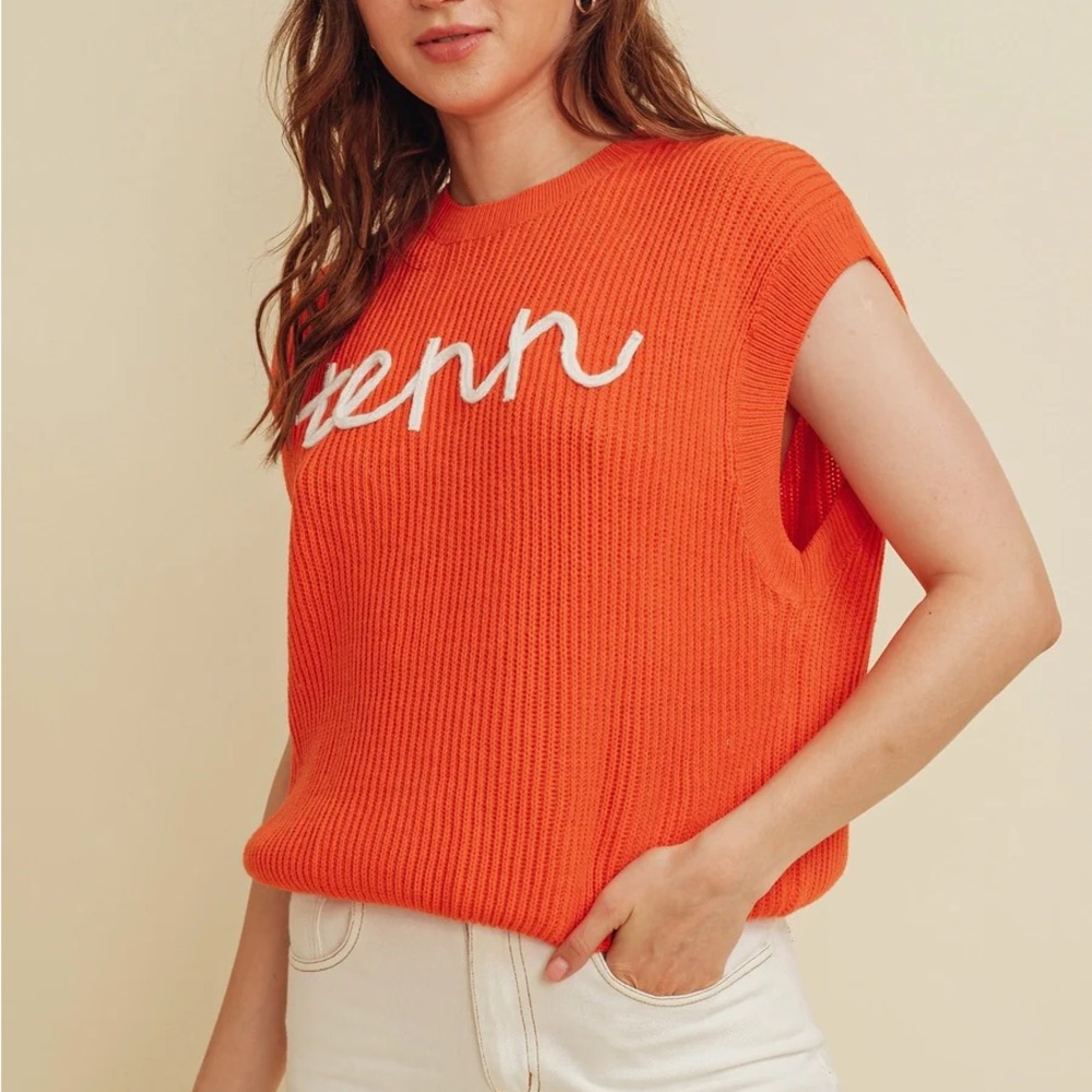 TENN EMBROIDERED SWEATER TOP